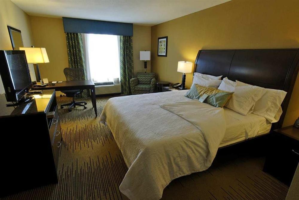 Hilton Garden Inn Cincinnati/Mason Room photo